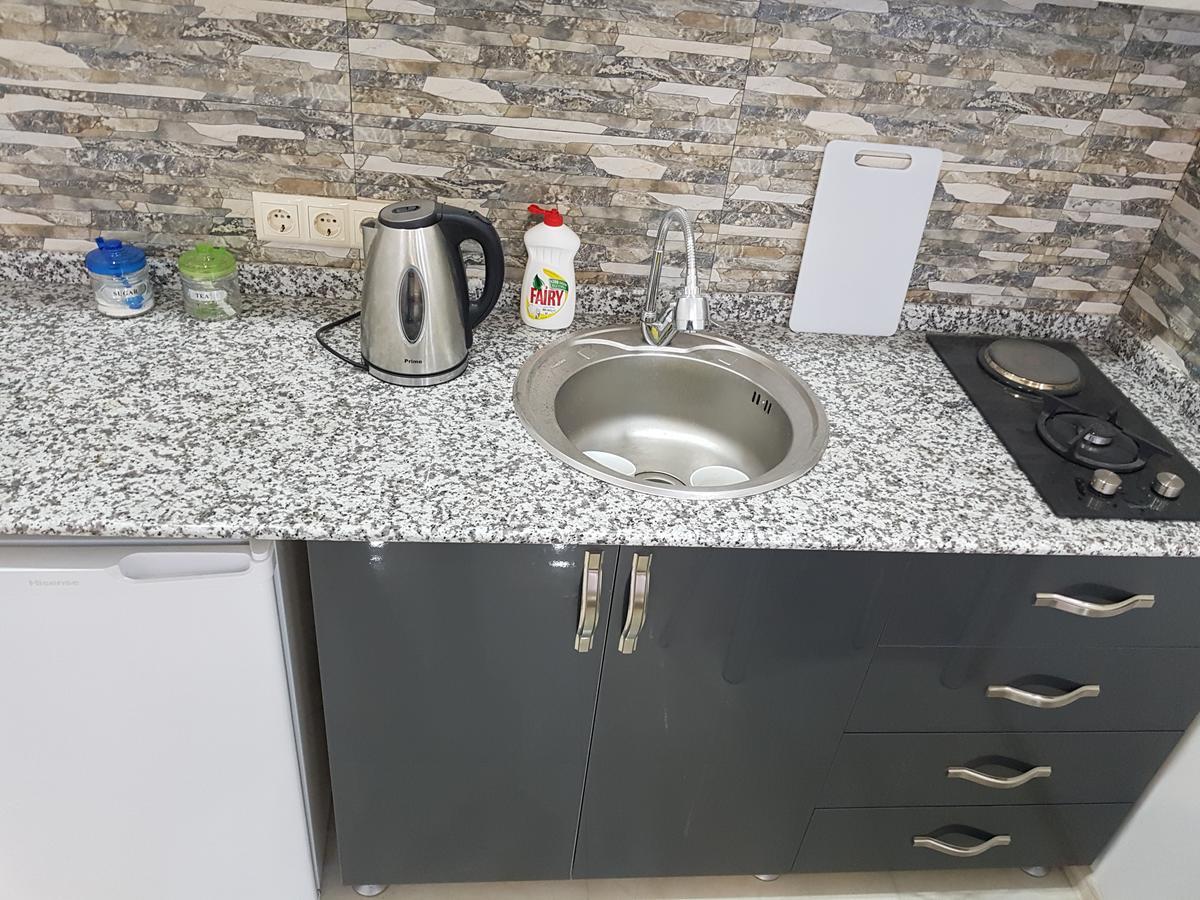 Apartment In Front Of Mcdonald'S 巴统 外观 照片