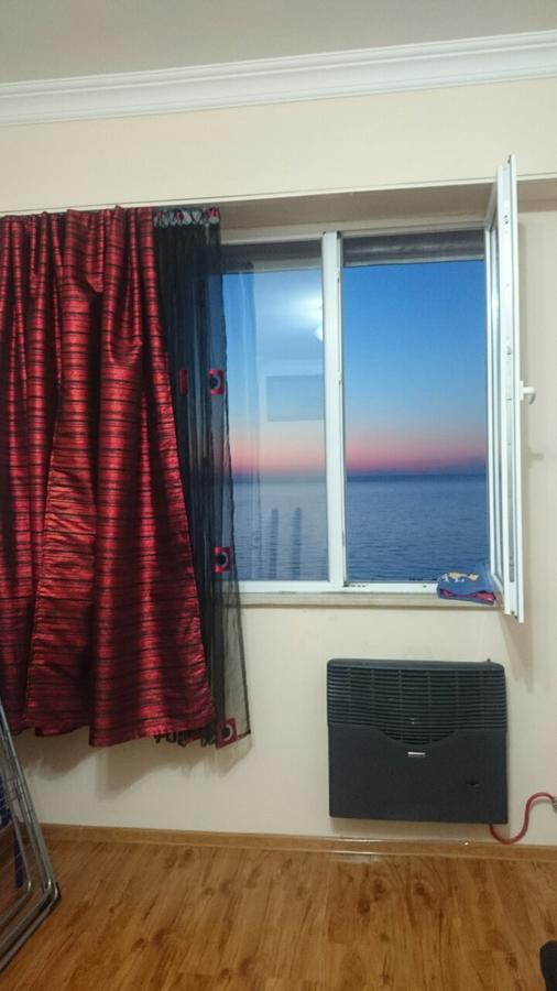 Apartment In Front Of Mcdonald'S 巴统 外观 照片